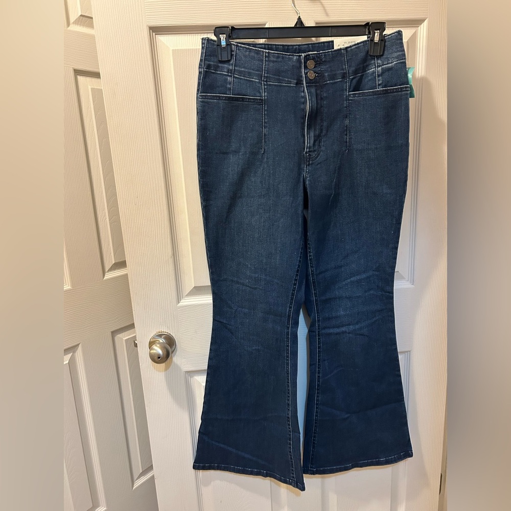 M Jeans by Maurice’s 14 Short Flare High-Rise Blue Jeans Cool Comfort Stretch